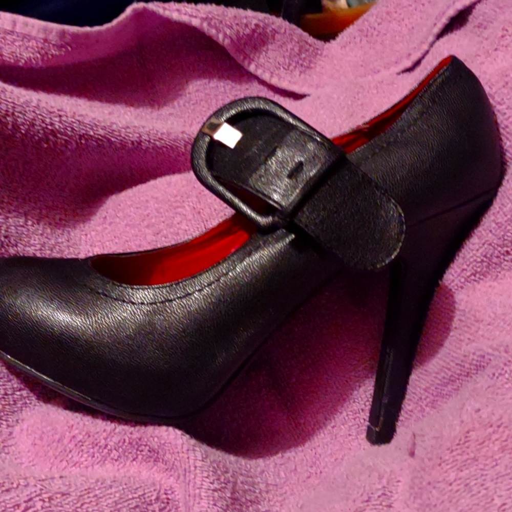 Madeline Girl Black Mary Jane Buckle Pumps 4.5 Inch Heels Women’s 6